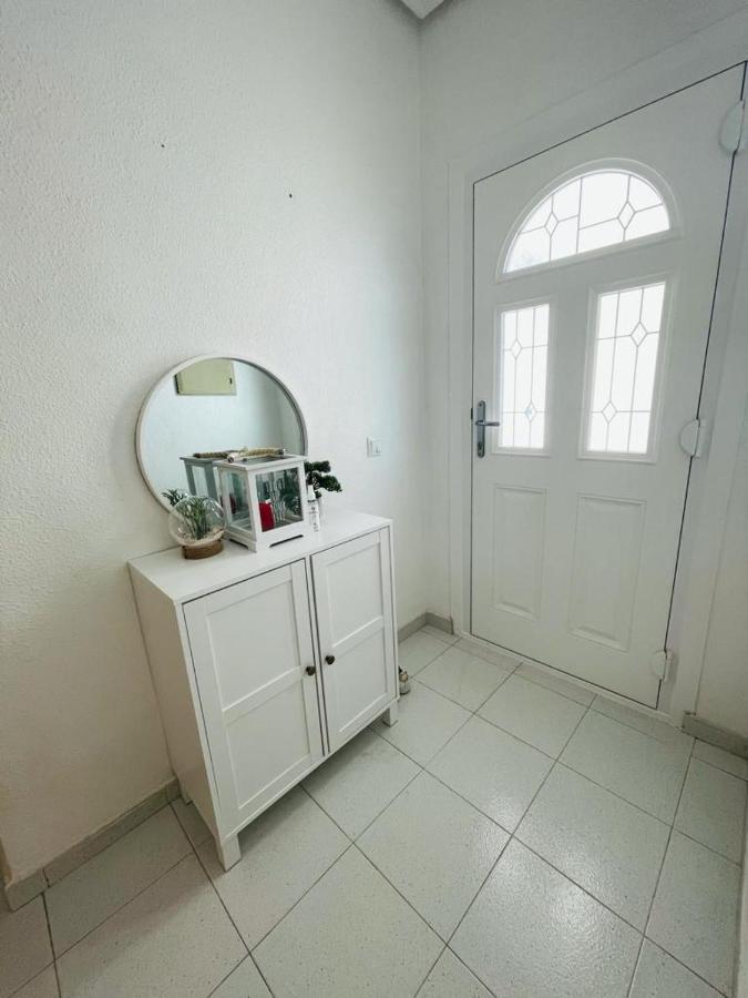 Casa Linda Apartment โรฮาเลส ภายนอก รูปภาพ